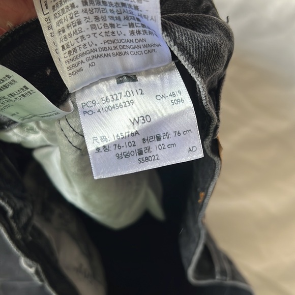 Black Levi jean shorts - Picture 4 of 4